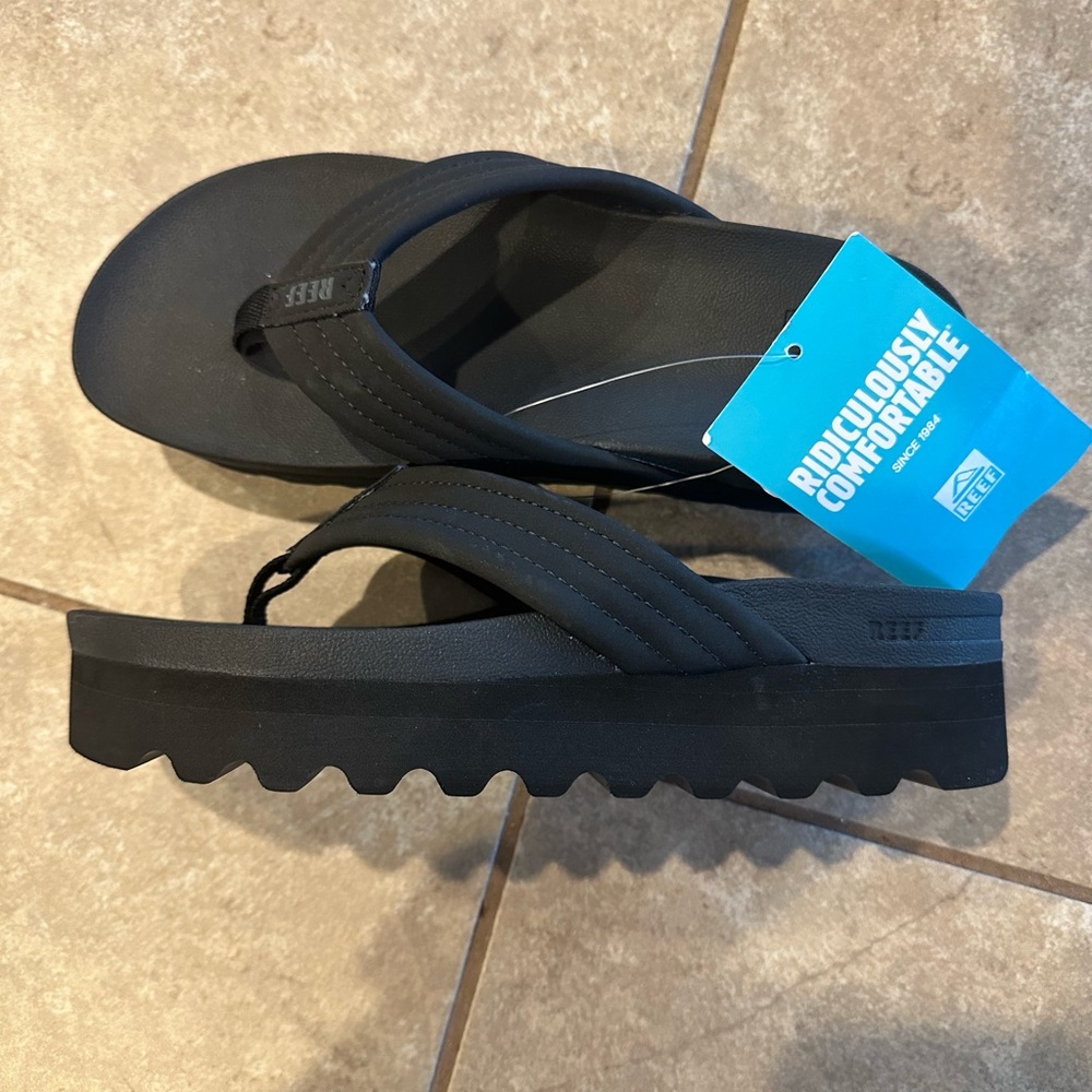 Reef Kaia Rise Black Sandals